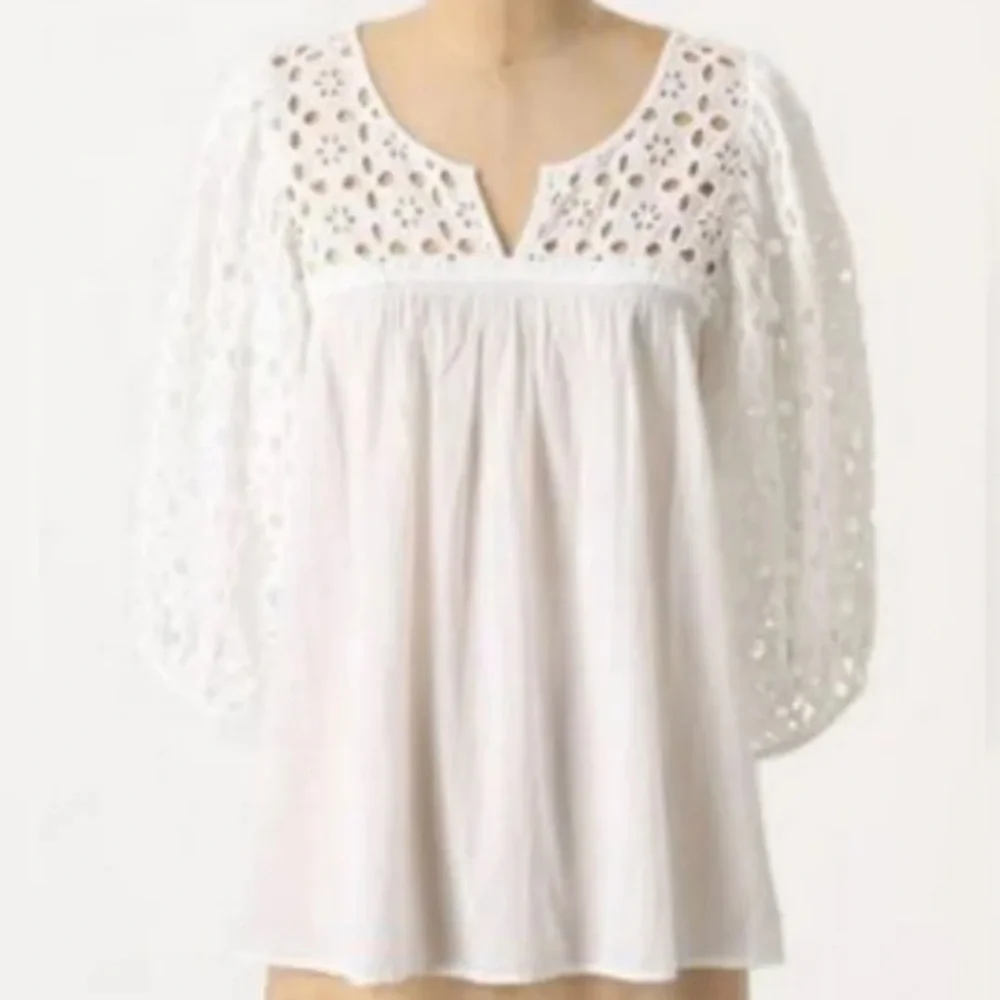 ANTHROPOLOGIE WHITE EYELET TOP